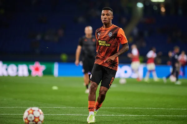 KHARKIV, UKRAINE - 24 Ağustos 2021: orta saha oyuncusu Marcos Antonio (8). UEFA Şampiyonlar Ligi, Shakhtar ve Monako maçı.