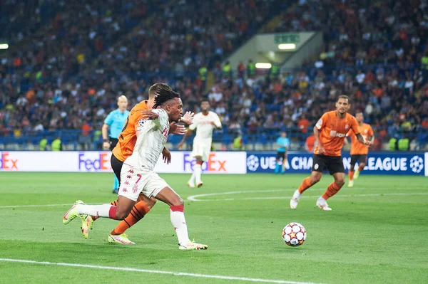 KHARKIV, UKRAINE - 24 Ağustos 2021 Gelson Martins saldırı halinde. UEFA Şampiyonlar Ligi, Shakhtar ve Monako maçı.