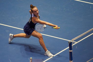 KHARKIV, UKRAINE - 10 Eylül 2021: Victor Uluslararası Kupası badminton maçı sırasında Polina Buhrova