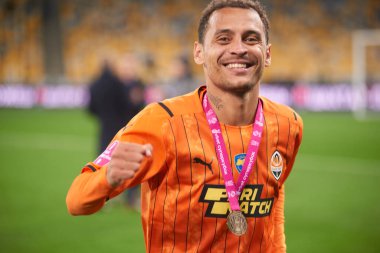 KYIV, UKRAINE - 22 Eylül 2021: orta saha oyuncusu Alan Patrick (21). Ukrayna Süper Kupası FC Shakhtar-FC Dynamo futbol karşılaşması