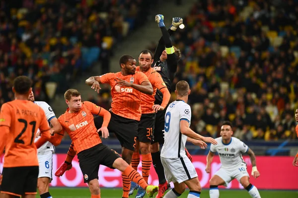 KYIV, UKRAINE - 27 Ekim 2020: UEFA Şampiyonlar Ligi maçı Shakhtar Donetsk-Inter Milan maçı Kyiv Olimpiyskyi 'deki NSC Olimpiyski Stadyumu' nda yapıldı.