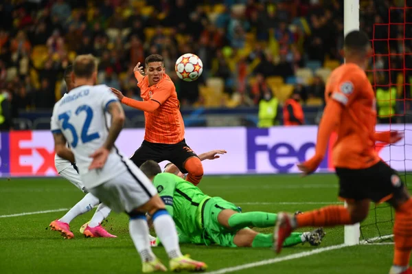 KYIV, UKRAINE - 27 Ekim 2020: UEFA Şampiyonlar Ligi maçı Shakhtar Donetsk-Inter Milan maçı Kyiv Olimpiyskyi 'deki NSC Olimpiyski Stadyumu' nda yapıldı.
