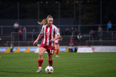 COLOGNE, Almanya - 16 Ekim 2025: Weronika Zawistowska - 1.FC Kadınlar Bundesliga Koeln Frauen 'e karşı Bayer 04 Frauen FRANZ-KREMER STADION