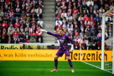 COLOGNE, ALMANY - 18 Ekim 2025: Finn Dahmen - Bundesliga 1 'in futbol maçı. FC Koeln, FC Augsburg 'a karşı Rhein Enerji Stadyumu' nda.