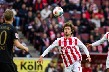 COLOGNE, ALMANY - 18 Ekim 2025: Luca Waldschmidt - Bundesliga 1 'in futbol maçı. FC Koeln, FC Augsburg 'a karşı Rhein Enerji Stadyumu' nda.