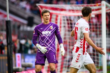 COLOGNE, ALMANY - 18 Ekim 2025: Finn Dahmen - Bundesliga 1 'in futbol maçı. FC Koeln, FC Augsburg 'a karşı Rhein Enerji Stadyumu' nda.
