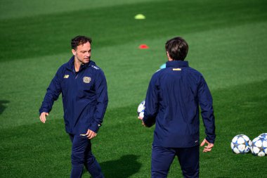 LEVERKUSEN, GERMANY - 20 ECTOBER, 2025: Daniel Jouvin - UEFA Şampiyonlar Ligi, Ön maç antrenmanı Bayer 04 Leverkusen Bayena 'da.
