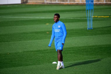 LEVERKUSEN, GERMANY - 20 ECTOBER, 2025: Ken Izekor - UEFA Şampiyonlar Ligi, Ön maç antrenmanı Bayer 04 Leverkusen Bayena 'da.