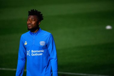 LEVERKUSEN, GERMANY - 20 ECTOBER, 2025: Edmond Tapsoba - UEFA Şampiyonlar Ligi, ön maç antrenmanı Bayer 04 Leverkusen Bayena 'da.