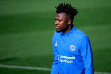 LEVERKUSEN, GERMANY - 20 ECTOBER, 2025: Edmond Tapsoba - UEFA Şampiyonlar Ligi, ön maç antrenmanı Bayer 04 Leverkusen Bayena 'da.