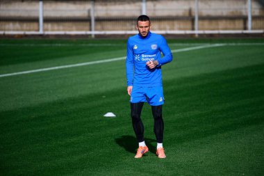 LEVERKUSEN, GERMANY - 20 EKİM, 2025: Aleix Garcia - UEFA Şampiyonlar Ligi, Bayarena 'da ön maç antrenmanı FC Bayer 04 Leverkusen.