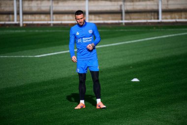 LEVERKUSEN, GERMANY - 20 EKİM, 2025: Aleix Garcia - UEFA Şampiyonlar Ligi, Bayarena 'da ön maç antrenmanı FC Bayer 04 Leverkusen.