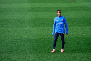 LEVERKUSEN, GERMANY - 20 Ekim 2025: Arthur - UEFA Şampiyonlar Ligi, Bayer 04 Leverkusen ön maç antrenmanı Bayarena 'da.