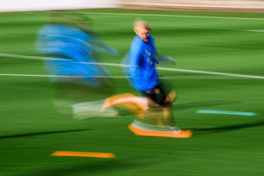 LEVERKUSEN, GERMANY - 20 ECTOBER, 2025: Robert Andrich - UEFA Şampiyonlar Ligi, Ön maç antrenmanı Bayer 04 Leverkusen Bayena 'da.