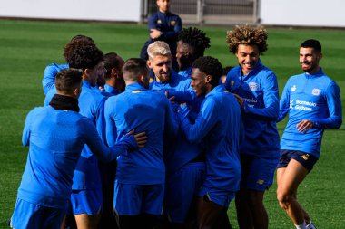 LEVERKUSEN, GERMANY - 20 ECTOBER, 2025: Robert Andrich - UEFA Şampiyonlar Ligi, Ön maç antrenmanı Bayer 04 Leverkusen Bayena 'da.