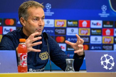 LEVERKUSEN, GERMANY - 20 EKİM, 2025: Kasper Hjulmand - UEFA Şampiyonlar Ligi, MD-1, Bayarena 'da basın toplantısı.