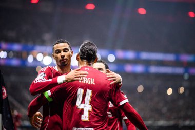 FRANKFURT, GERMANY - 22 ECTOBER, 2025: Virgil van Dijk, Hugo Ekitike - UEFA Şampiyonlar Ligi, maç SG Eintracht-Liverpool FC.