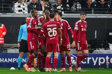 FRANKFURT, GERMANY - 22 OCTOBER, 2025: İbrahima Konate, Hugo Ekitike, Dominik Szoboszlai, Curtis Jones, Conor Bradley - UEFA Şampiyonlar Ligi - SG Eintracht Frankfurt ile Deutsche Bank Park 'ta Liverpool FC karşılaşması.