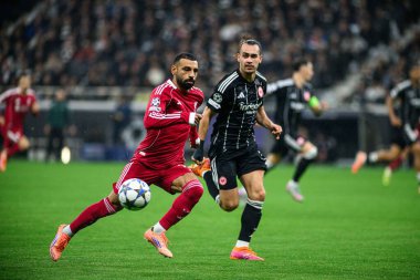 FRANKFURT, GERMANY - 22 Ekim 2025: Mohamed Salah, Arthur Theate - UEFA Şampiyonlar Ligi, SG Eintracht Frankfurt Liverpool FC 'ye karşı Deutsche Bank Park' ta.