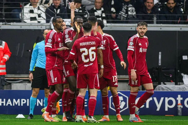 FRANKFURT, GERMANY - 22 OCTOBER, 2025: İbrahima Konate, Hugo Ekitike, Dominik Szoboszlai, Curtis Jones, Conor Bradley - UEFA Şampiyonlar Ligi - SG Eintracht Frankfurt ile Deutsche Bank Park 'ta Liverpool FC karşılaşması.