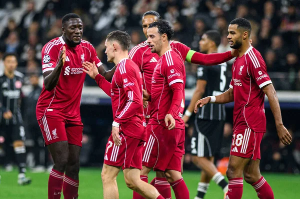 FRANKFURT, GERMANY - 22 OCTOBER, 2025: İbrahima Konate, Florian Wirtz, Virgil van Dijk, Cody Gakpo, Curtis Jones - UEFA Şampiyonlar Ligi, SG Eintracht Frankfurt ile Deutsche Bank Park 'ta Liverpool FC karşılaşması.