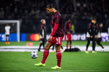 FRANKFURT, GERMANY - 22 Ekim 2025: Virgil van Dijk - UEFA Şampiyonlar Ligi, Deutsche Park 'ta SG Eintracht Frankfurt - Liverpool FC.
