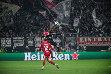 FRANKFURT, GERMANY - 22 Ekim 2025: İbrahima Konate - UEFA Şampiyonlar Ligi, Deutsche Park 'ta SG Eintracht Frankfurt ile Liverpool FC karşılaşması.