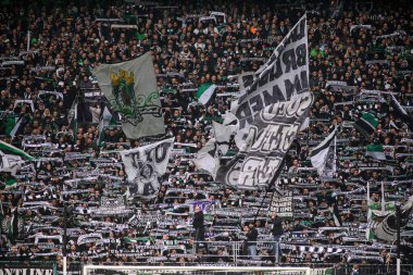 MOENCHENGLADBACH, GERMANY - 25 EKİM, 2025: Fans, ultras - 1.Bundesliga maçı Borussia Moenchengladbach, Borussia Park 'ta FC Bayern Muenchen' e karşı. Sadece yazı işleri için. Satmak veya dağıtmak yasaktır.