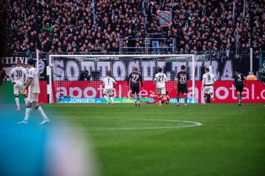 MOENCHENGLADBACH, GERMANY - 25 Ekim 2025: Penaltı vuruşu - Borussia Moenchengladbach, Borussia Park 'ta FC Bayern Muenchen' e karşı 1.Bundesliga maçı. Sadece yazı işleri için. Satmak veya dağıtmak yasaktır.