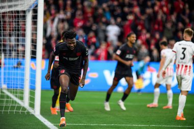 LEVERKUSEN, GERMANY - 26 Ekim 2025: Edmond Tapsoba, gol - Bundesliga Bayer 04 Leverkusen-SC Freiburg maçı Bayena 'da. 