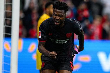 LEVERKUSEN, GERMANY - 26 Ekim 2025: Edmond Tapsoba, gol - Bundesliga Bayer 04 Leverkusen-SC Freiburg maçı Bayena 'da. 