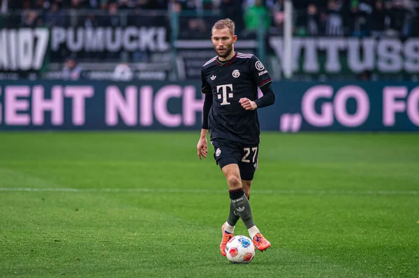 MOENCHENGLADBACH, GERMANY - 25 Ekim 2025: Konrad Laimer - Borussia Moenchengladbach - Borussia Park 'ta FC Bayern Muenchen' e karşı 1.Bundesliga maçı. Sadece yazı işleri için. Satmak veya dağıtmak yasaktır.