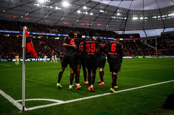 LEVERKUSEN, GERMANY - 26 Ekim 2025: Jarell Quansah, Edmond Tapsoba, Christian Kofane - Bundesliga Bayer 04 Leverkusen, Bayena 'da SC Freiburg' a karşı. 