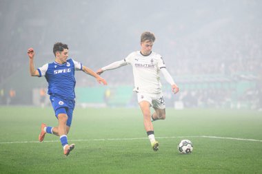 MOENCHENGLADBACH, GERMANY - 28 Ekim 2025: Lukas Ullrich - Almanya Kupası DFB Pokal Borussia Moenchengladbach - Borussia Park 'ta Karlsruher SC.