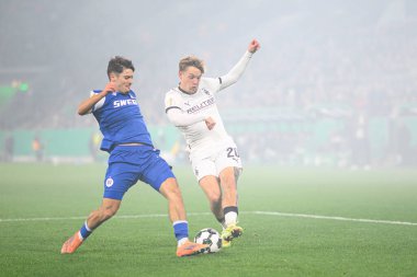 MOENCHENGLADBACH, GERMANY - 28 Ekim 2025: Lukas Ullrich - Almanya Kupası DFB Pokal Borussia Moenchengladbach - Borussia Park 'ta Karlsruher SC.