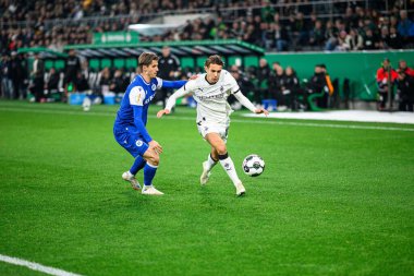 MOENCHENGLADBACH, GERMANY - 28 EKİM, 2025: Florian Neuhaus - Almanya Kupası DFB Pokal Borussia Moenchengladbach-Karlsruher SC maçı Borussia Park.