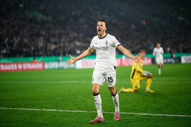 MOENCHENGLADBACH, GERMANY - 28 Ekim 2025: Haris Tabakoviç - Almanya Kupası DFB Pokal Borussia Moenchengladbach - Borussia Park 'ta Karlsruher SC.