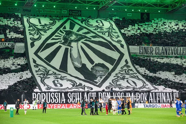 MOENCHENGLADBACH, GERMANY - 28 Ekim 2025: Koreografi - Almanya Kupası DFB Pokal Borussia Moenchengladbach-Karlsruher SC maçı Borussia Park 'ta.