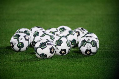 COLOGNE, GERMANY - 29 Ekim 2025: resmi top, Derbystar - Almanya Kupası DFB Pokal 1.FC Koeln FC Bayern 'e karşı Rhein Energie Stadion' da oynanan futbol maçı.