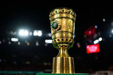COLOGNE, GERMANY - 29 Ekim 2025: DFB Pokal, Truphy, Altın Kupa - Almanya Kupası DFB Pokal 1.FC Koeln FC Bayern 'e karşı Rhein Enerji Stadyumu' nda oynanan maç.