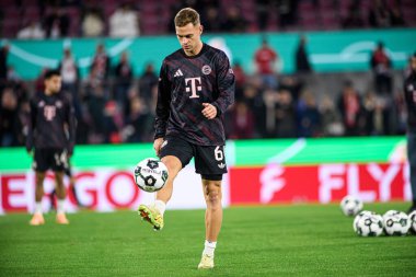 COLOGNE, GERMANY - 29 Ekim 2025: Joshua Kimmich - Almanya Kupası DFB Pokal 1.FC Koeln FC Bayern 'e karşı Rhein Energie Stadion' da oynanan futbol maçı.