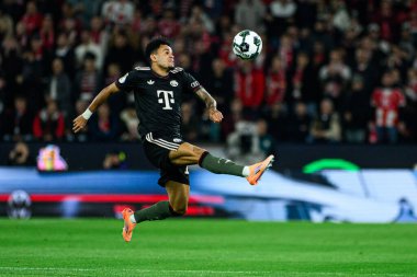 COLOGNE, GERMANY - 29 Ekim 2025: Luis Diaz - Almanya Kupası DFB Pokal 1.FC Koeln FC Bayern 'e karşı Rhein Energie Stadion' da oynanan futbol maçı.