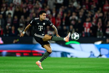 COLOGNE, GERMANY - 29 Ekim 2025: Luis Diaz - Almanya Kupası DFB Pokal 1.FC Koeln FC Bayern 'e karşı Rhein Energie Stadion' da oynanan futbol maçı.