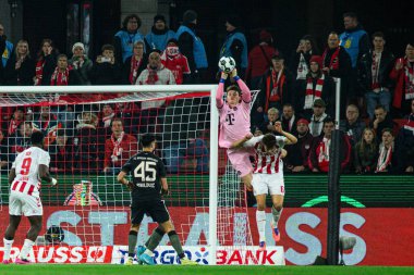 COLOGNE, GERMANY - 29 Ekim 2025: Jonas Urbig - Almanya Kupası DFB Pokal 1.FC Koeln FC Bayern 'e karşı Rhein Energie Stadion' da oynanan futbol maçı.