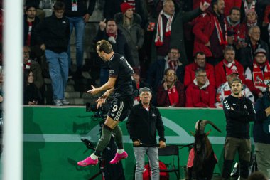 COLOGNE, GERMANY - 29 Ekim 2025: Harry Kane, gol - Almanya Kupası DFB Pokal 1.FC Koeln FC Bayern 'e karşı Rhein Energie Stadion' da oynanan futbol maçı.