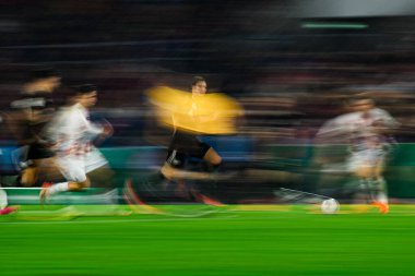 COLOGNE, GERMANY - 29 Ekim 2025: Leon Goretzka, Longexposure - Almanya Kupası DFB Pokal 1.FC Koeln FC Bayern 'e karşı Rhein Energie Stadion' da oynanan futbol maçı.