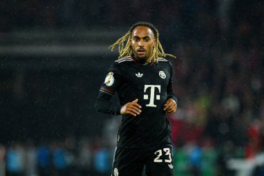 COLOGNE, GERMANY - 29 Ekim 2025: Sacha Boey - Almanya Kupası DFB Pokal 1.FC Koeln FC Bayern 'e karşı Rhein Energie Stadion' da oynanan futbol maçı.