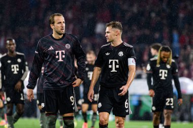 COLOGNE, GERMANY - 29 Ekim 2025: Joshua Kimmich, Harry Kane - Almanya Kupası DFB Pokal 1.FC Koeln FC Bayern 'e karşı Rhein Enerji Stadyumu' nda oynanan futbol maçı.
