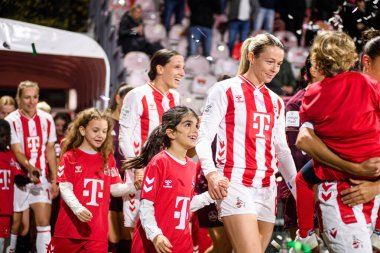 COLOGNE, GERMANY - 31 EKİM, 2025: 1.FC Koeln 'e karşı 1.FC Women Bundesliga maçı. FC Nuernberg, Franz Kremer Stadyumu