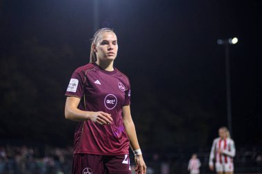 COLOGNE, ALMANY - 31 EKİM, 2025: Beatrix Foerdos - 1.FC Koeln 'e karşı 1.FC Women Bundesliga maçı. FC Nuernberg, Franz Kremer Stadyumu